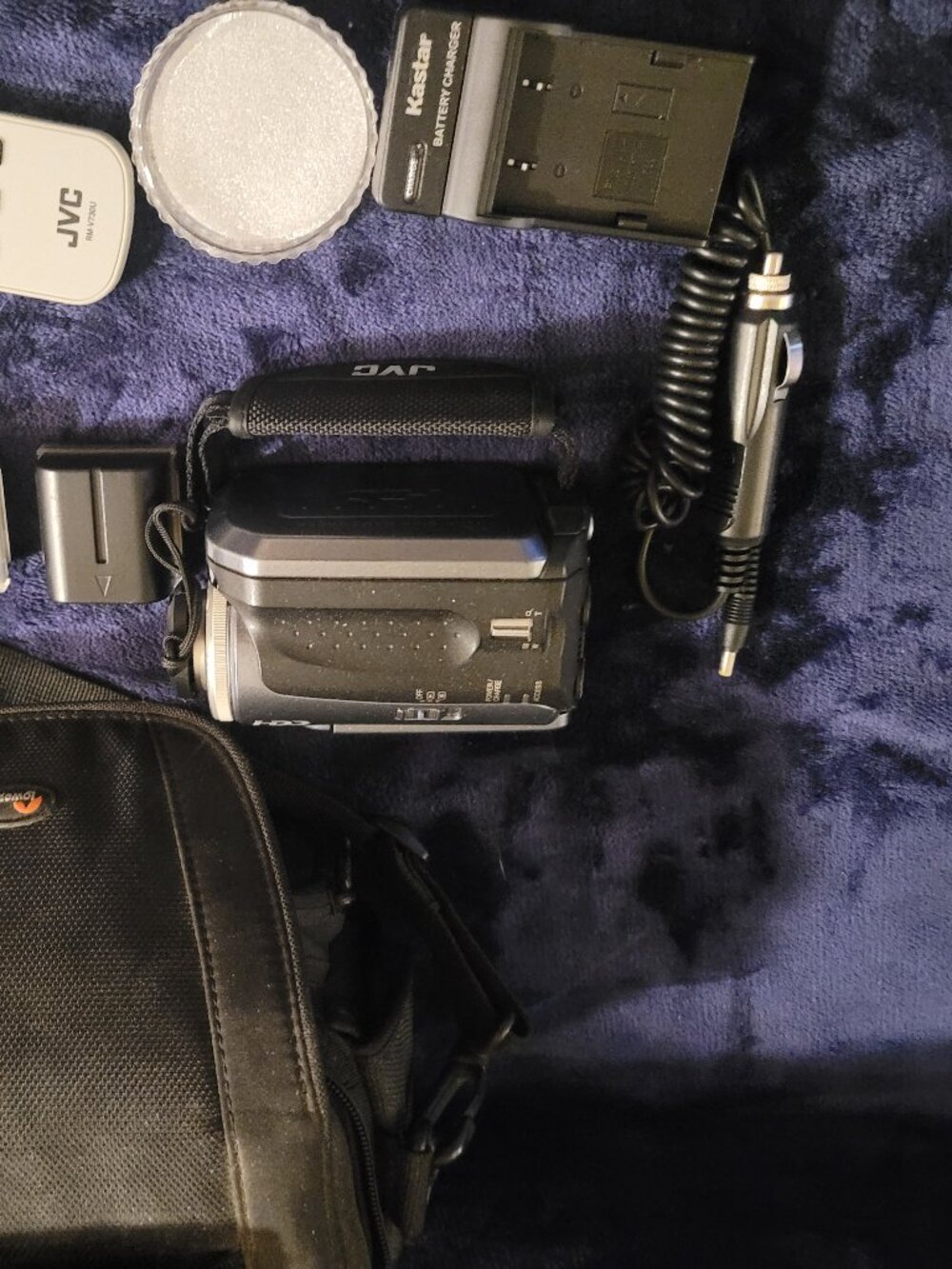 JVC Everio GZ-MG35U Hard Disk Camcorder Complete Kit — Made in Malaysia, Charger - Picture 4 of 16